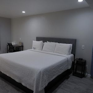 Capri Suites Anaheim